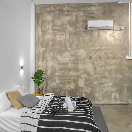Yong Peng Homestay: 3-Bedroom Business BnB with Fast Food Proximity Exterior photo