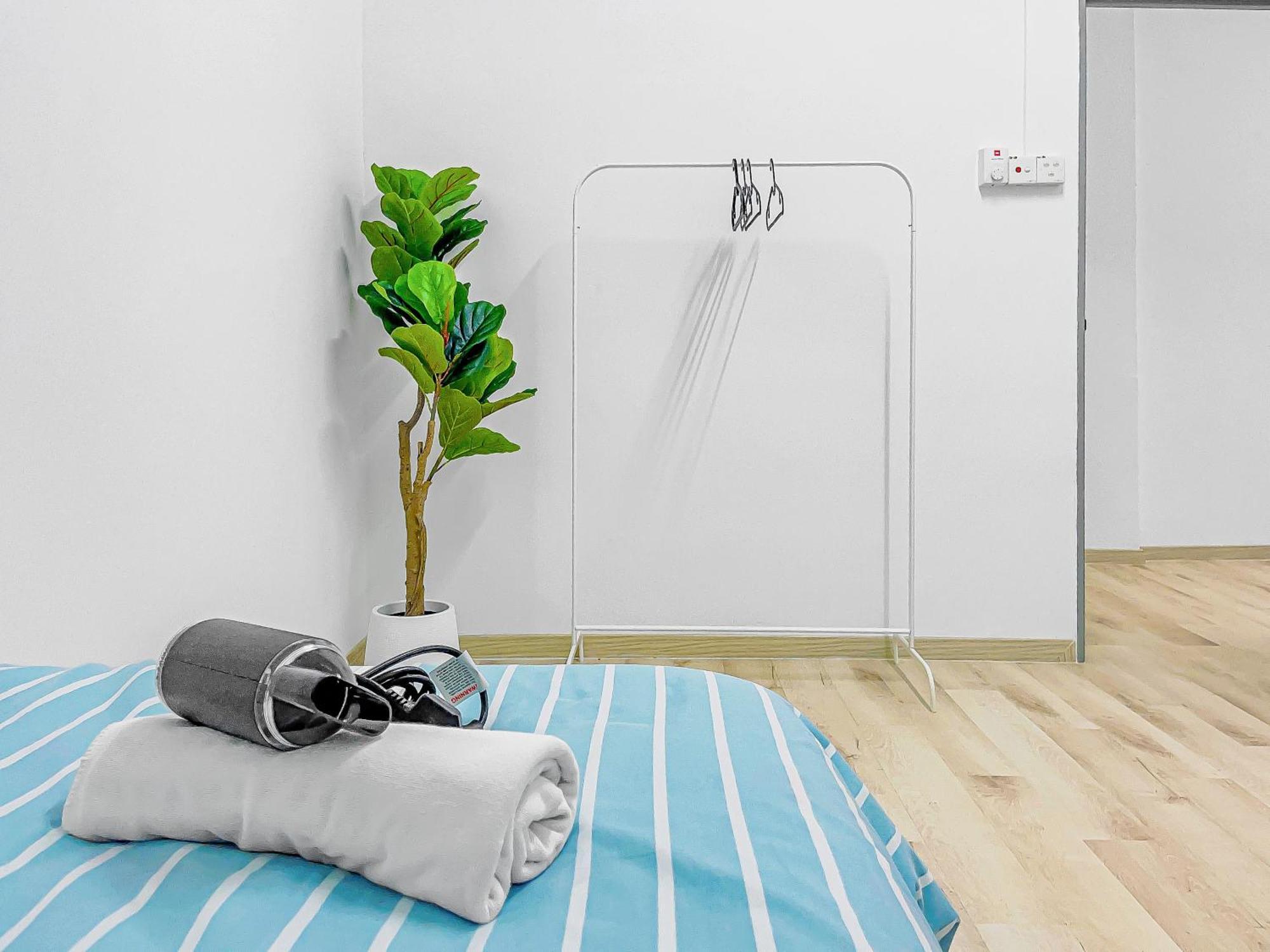 Homestay: 3-bedroom Business With Fast Food Proximity