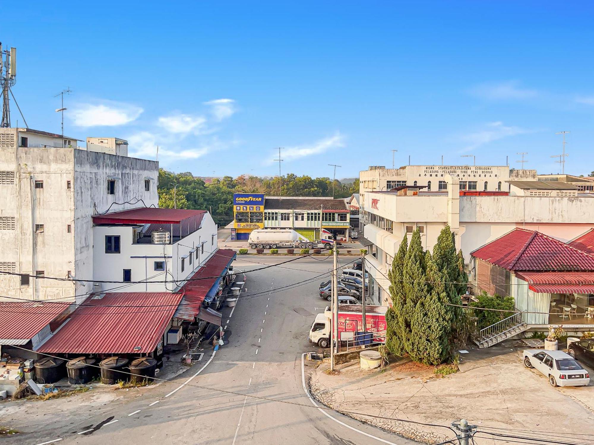 Homestay: 3-bedroom Business With Fast Food Proximity Homestay