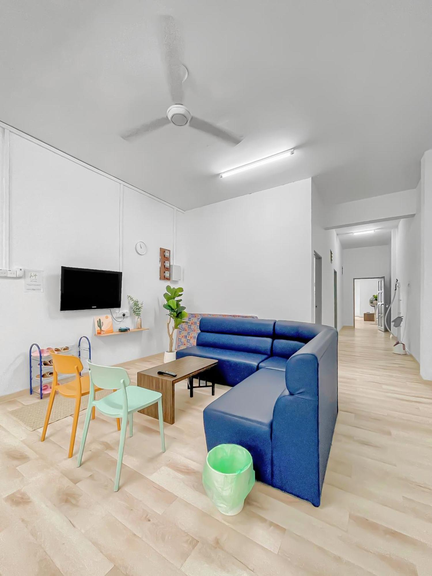 Homestay: 3-bedroom Business With Fast Food Proximity Homestay